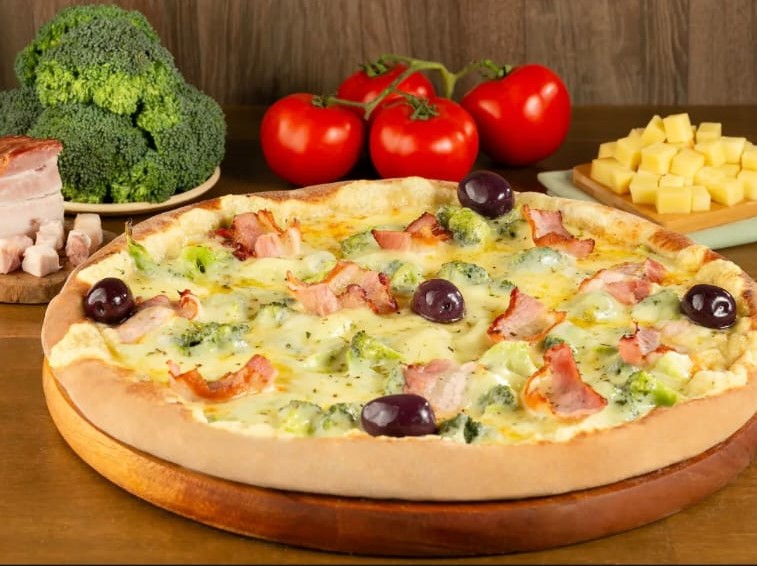 Pizza Brócolis Especial da JAE Pizzas.