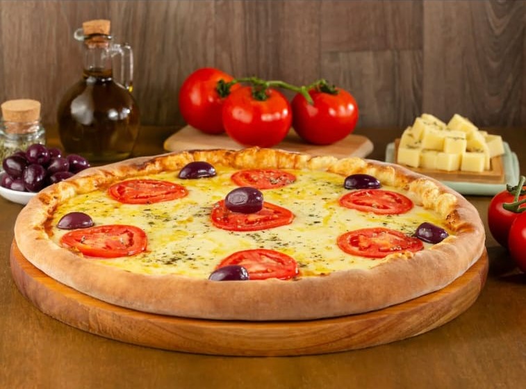 Pizza Mussarela da JAE Pizzas.